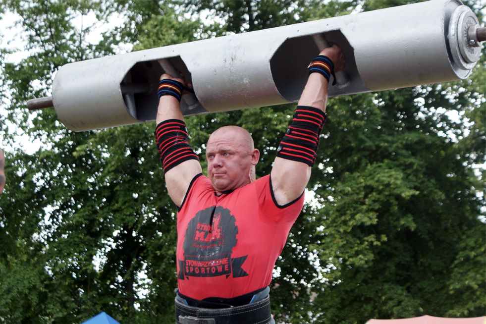 Grzegorz Skowroński wiek 30 lat , mieszkaniec Bargłowa Kościelnego, waga 105kg. Podczas eliminacji w których zdobył największą liczbę punktów udowodnił , że jest jednym z najlepszych zawodników w kat 105kg. Na Mistrzostwa Świata pojedzie po medal.