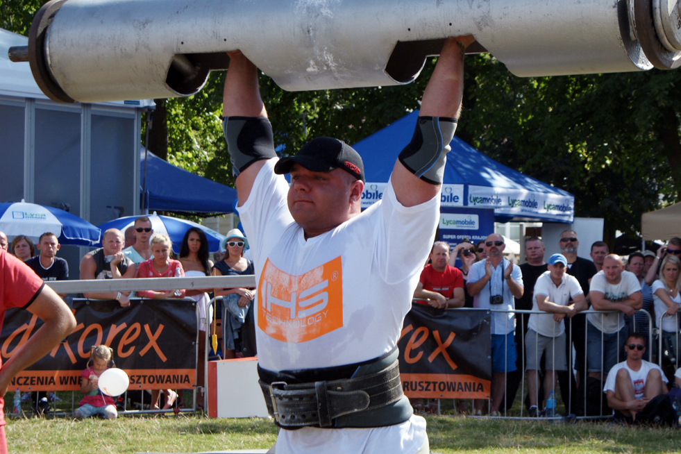 Mariusz Dorawa zamieszkały – Zblewo lat 25 waga 125kg Mariusz w krajowych eliminacjach uplasował się na miejscu 2