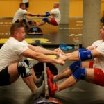 Mas-Wrestling: Przeciągnij zwycięstwo na swoją stronę!